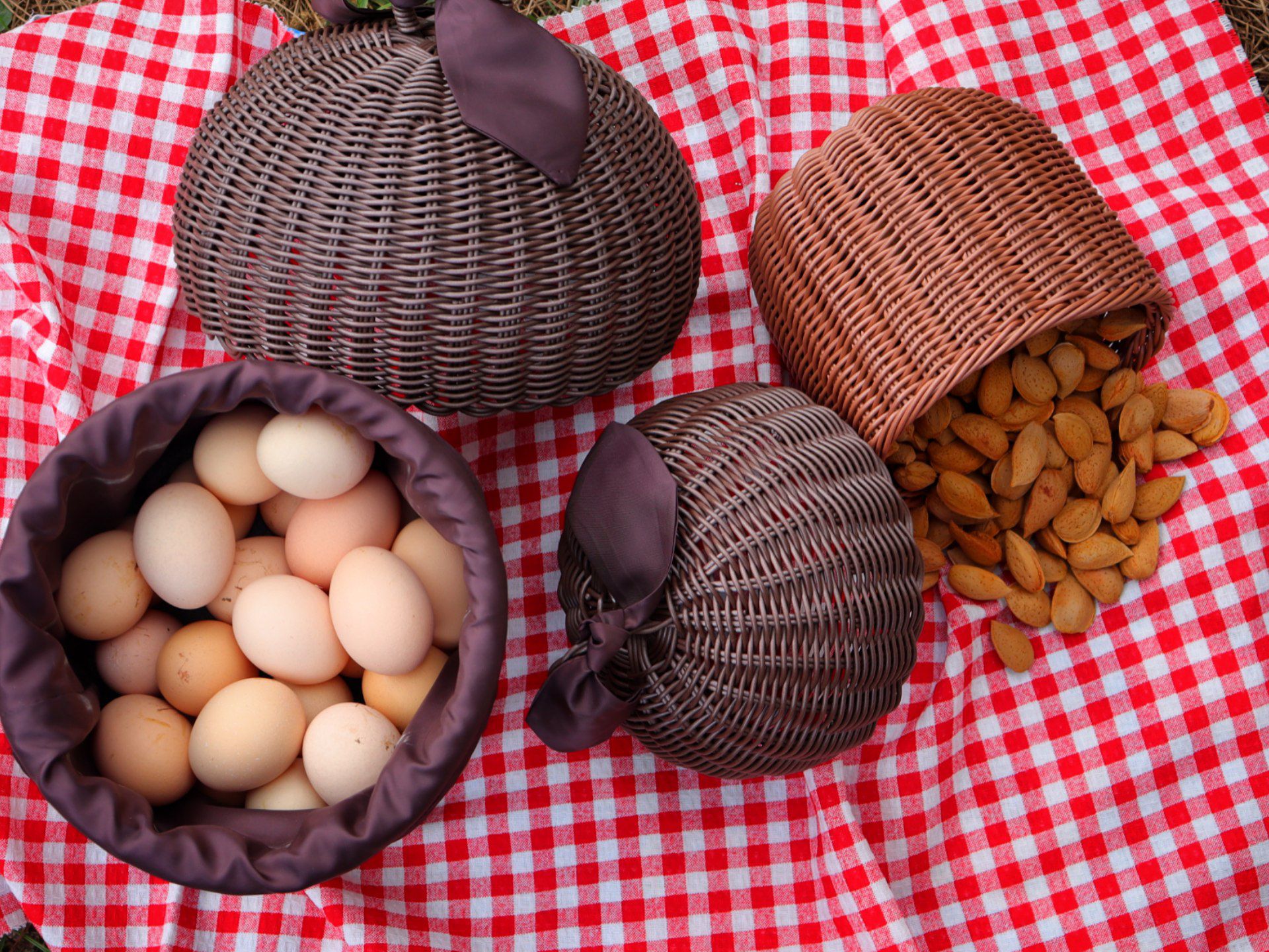 Large, handwoven oak design storage jars