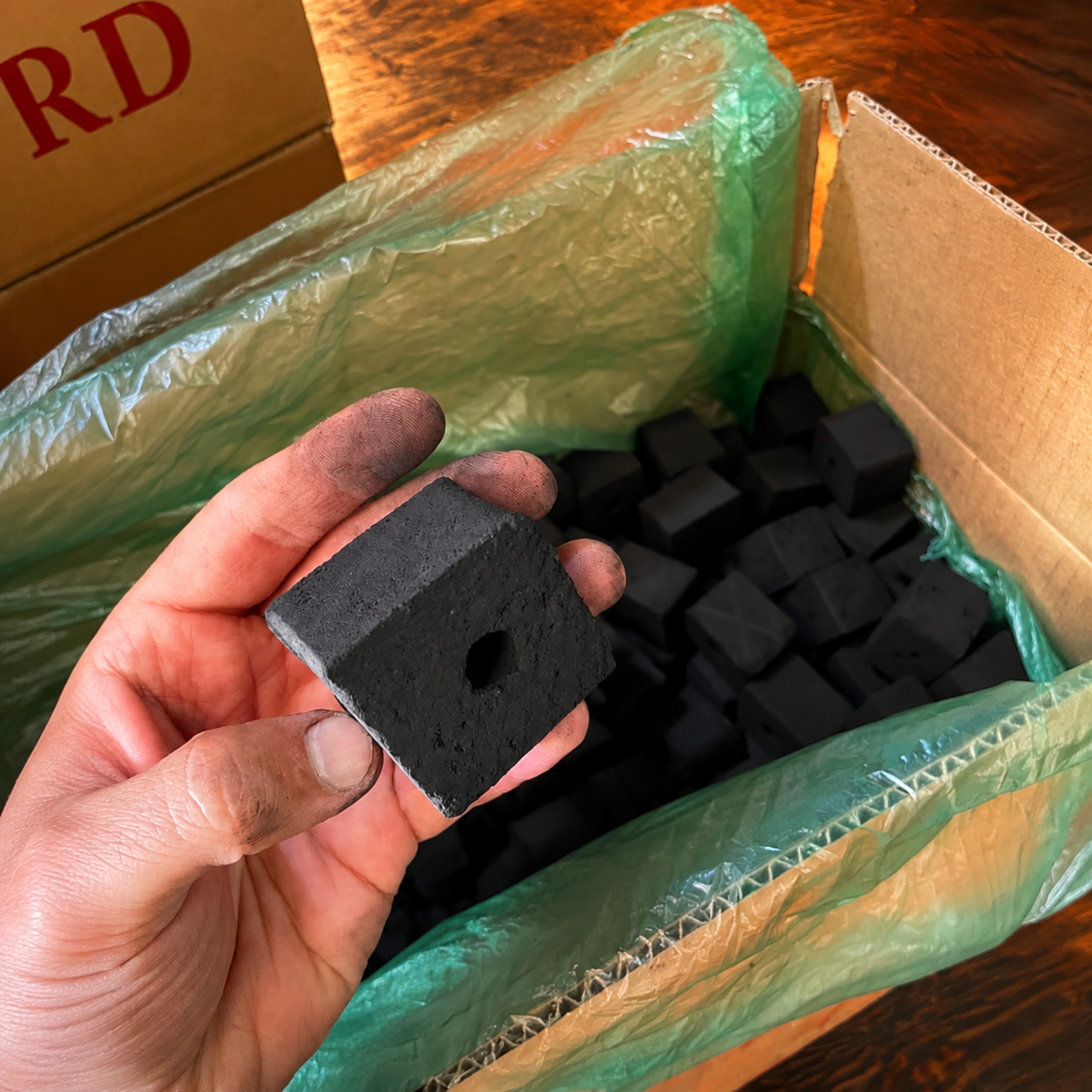 Chinese-style compressed charcoal made from almond shell carbon, grade B