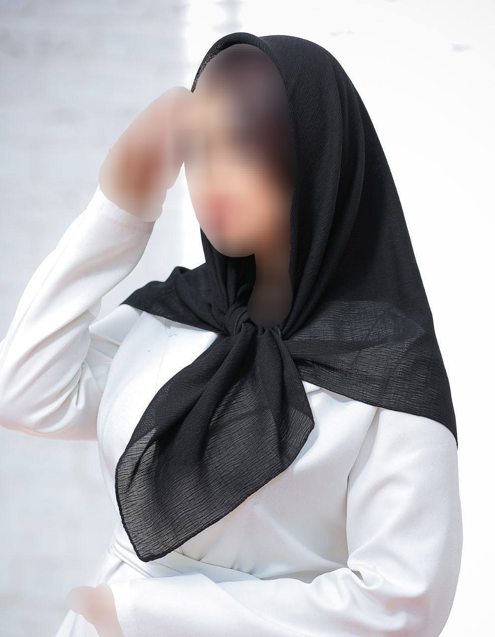 Jet-black small-size tree-patterned Creeshe scarf