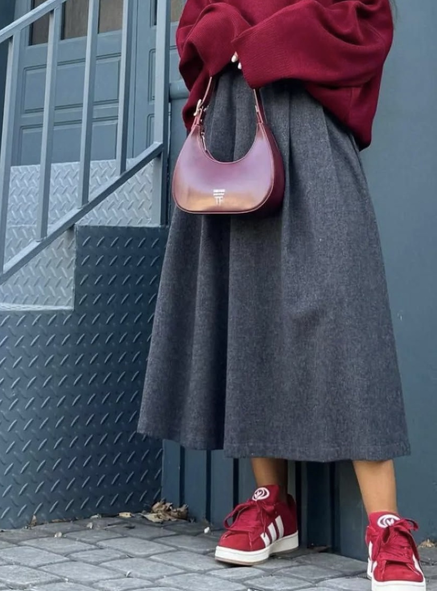Women's pleated wool skirt
