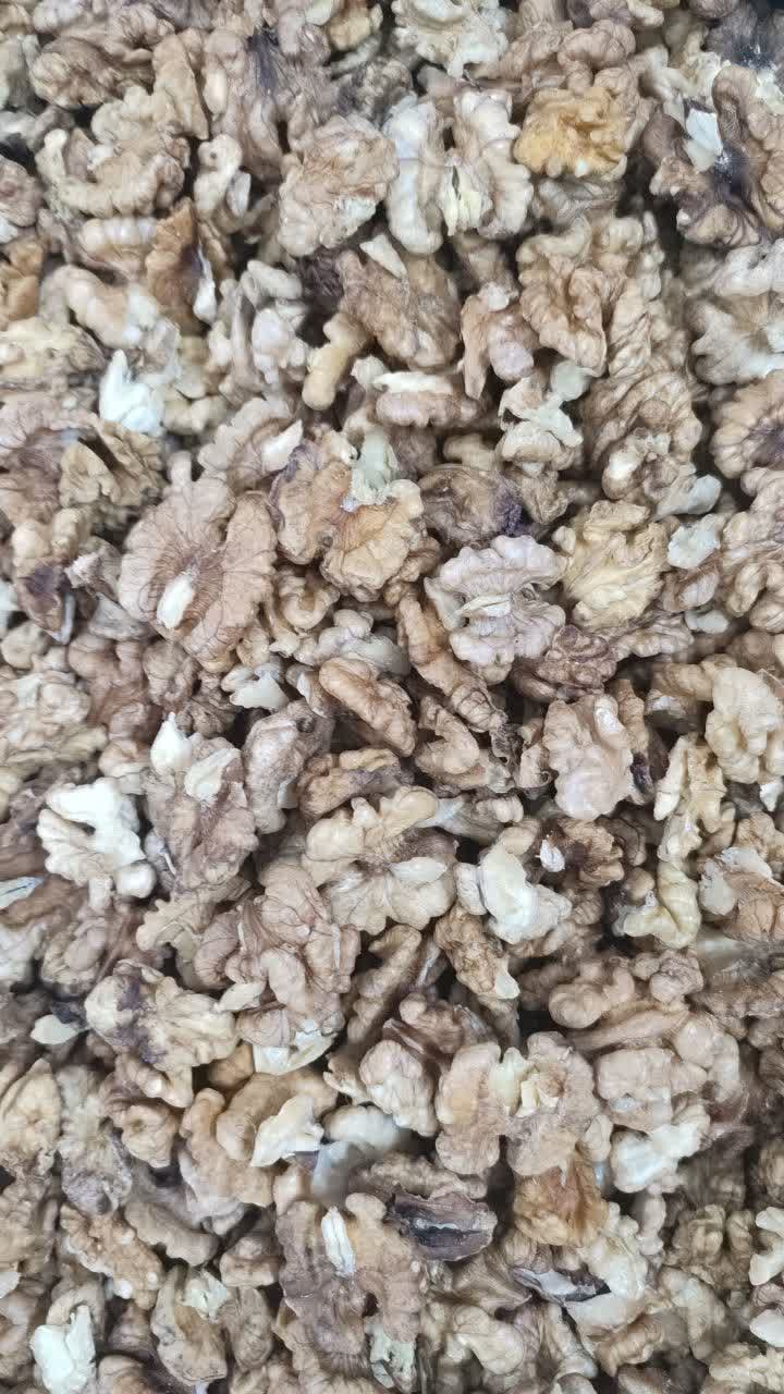 لب جوز تويسركان