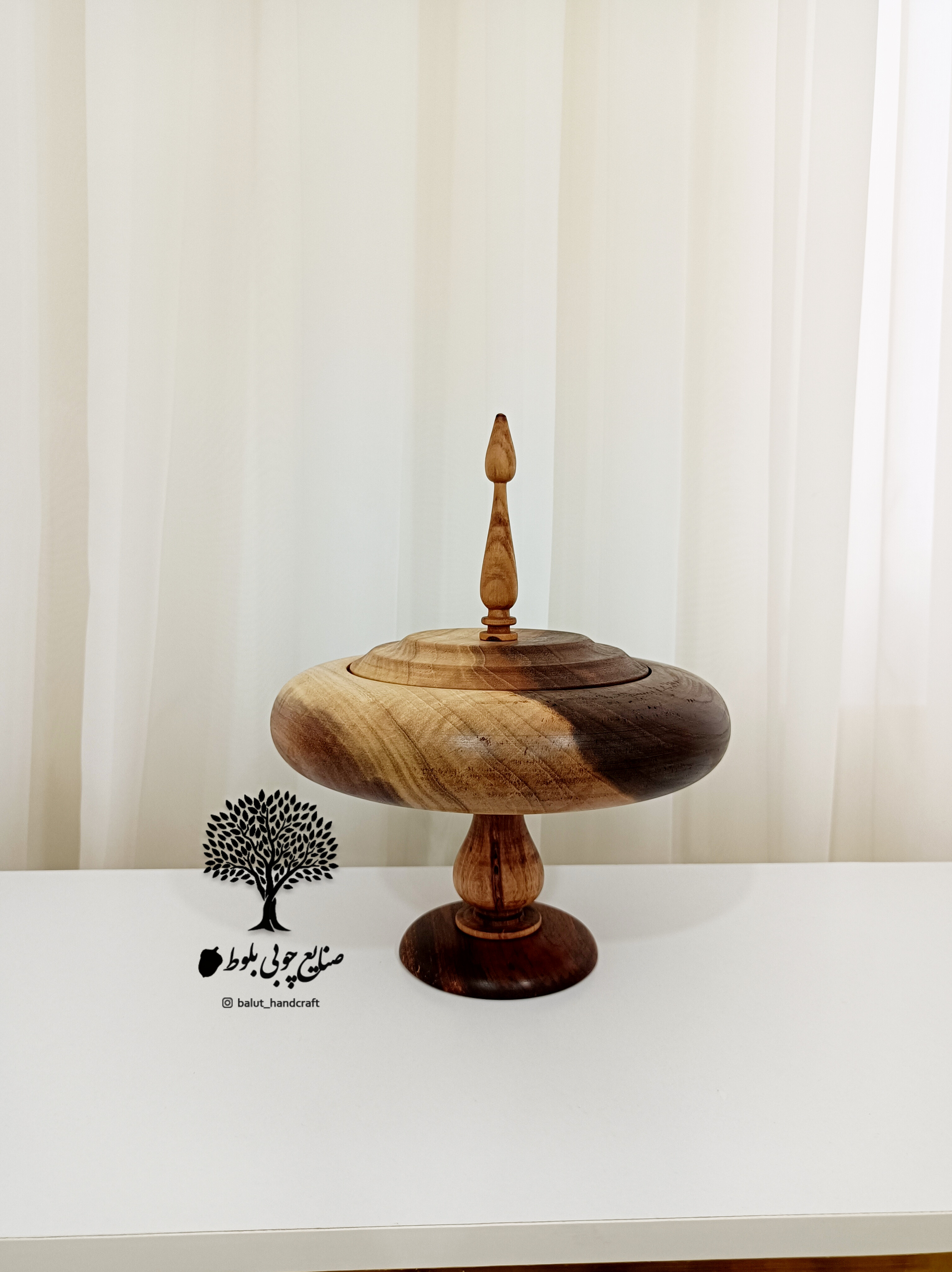 شکلات خوری چوبی با قطر ۲۵ سانتیمتر از چوب گردوی مرغوب