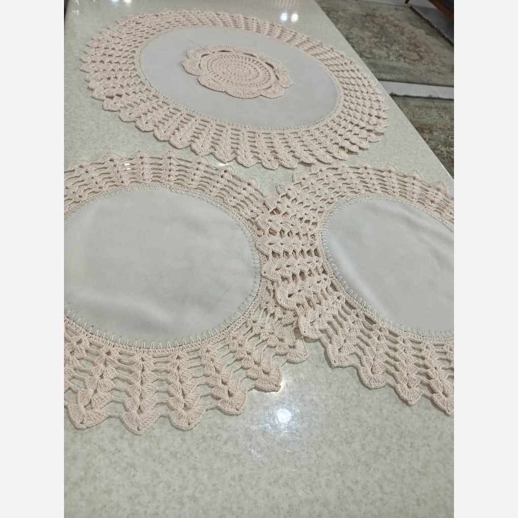 طقم ثلاث قطع روميزية كروشيه تصميم عروس بجودة تصديرية