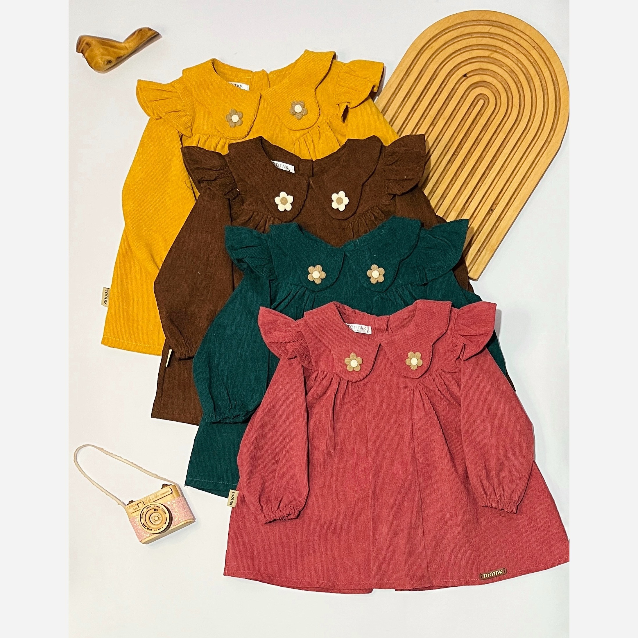 Girls' Dress Model Andia - Chic and Modern for Autumn